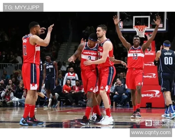 老鹰主教练林怀特被弗雷德特解雇，球队陷入崩溃